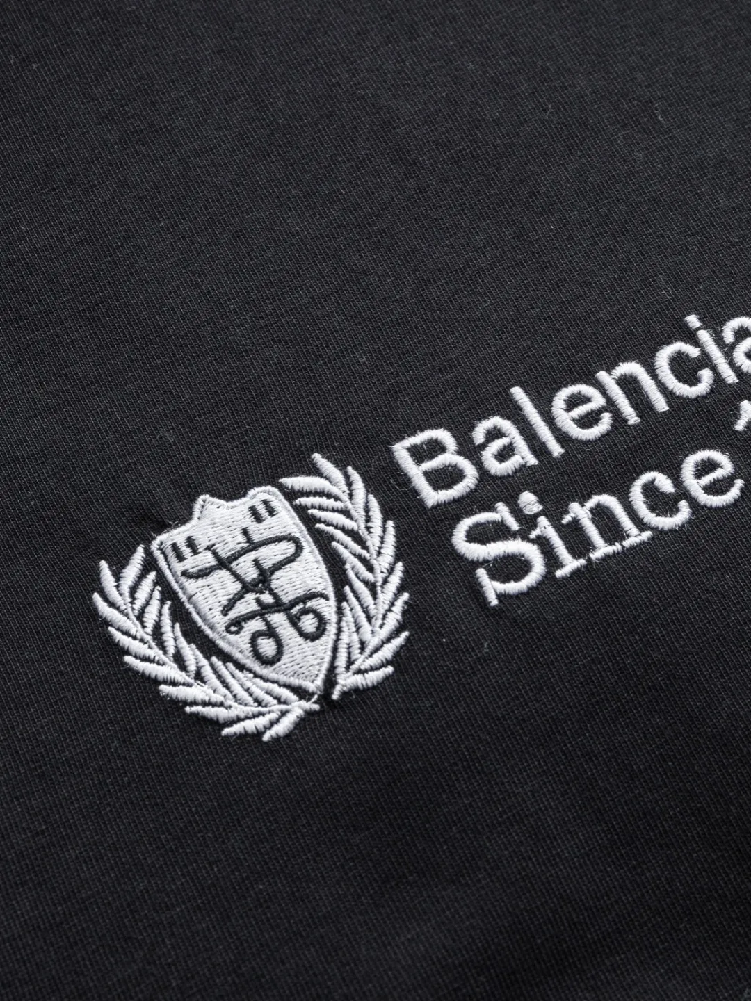 P100✨🔥 [BALENCIAGA] 2026FW short-sleeved T-shirt Premium 26s double yarn 300g fabric embroidery fraying process Color: Black White Green Size: S M L XL 2XL